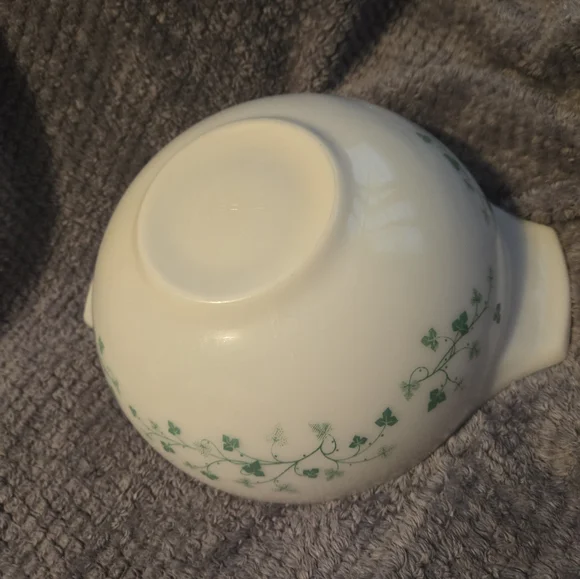 Large ivy Cinderella  bowl (13 inches) - Picture 9 of 10